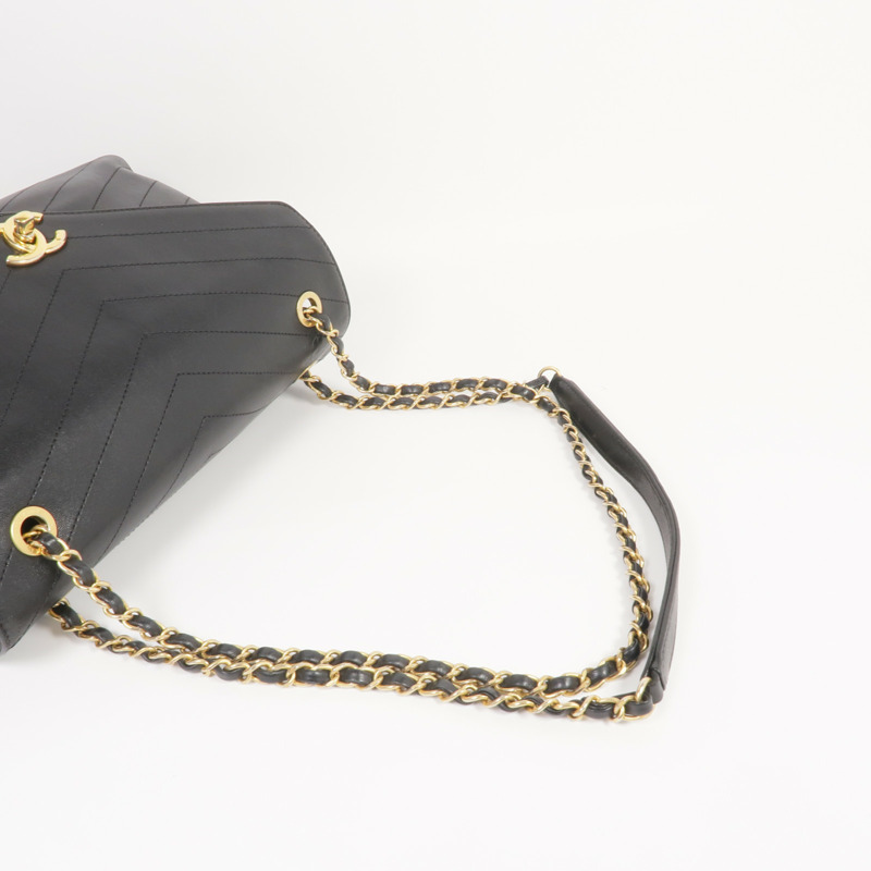 CHANEL 皮革Chain Shoulder金扣鏈帶肩背袋-4
