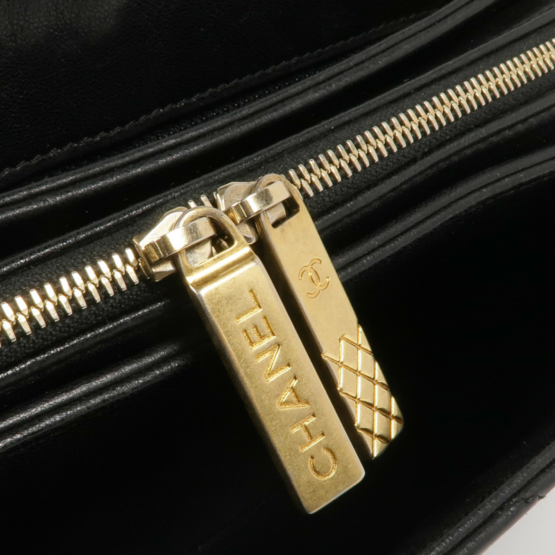 CHANEL 皮革Chain Shoulder金扣鏈帶肩背袋-12