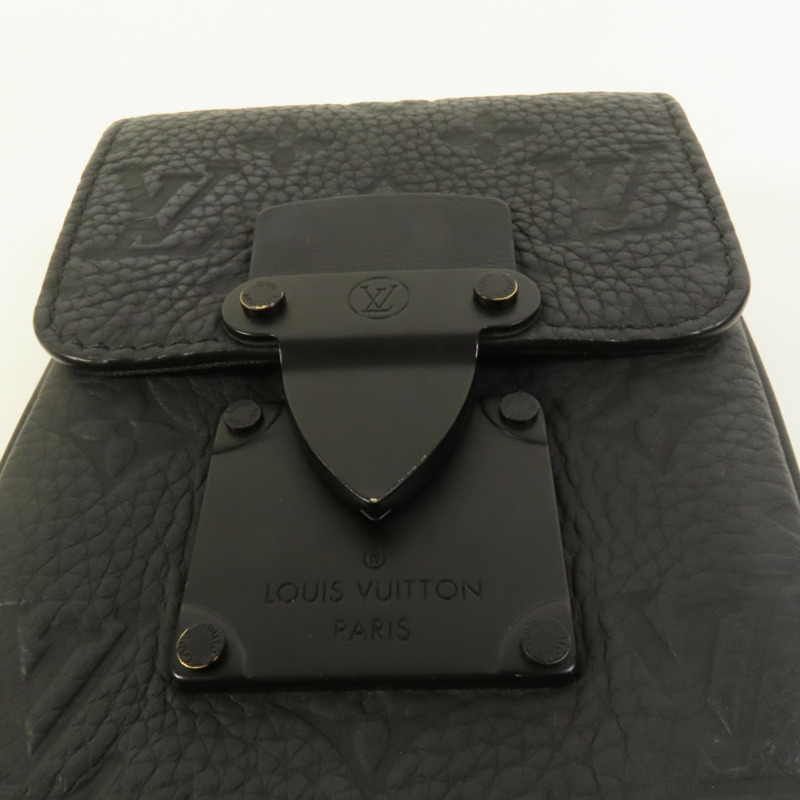 LOUIS VUITTON Monogram Taurillon S-Lock Vertical Wearable肩背袋-7