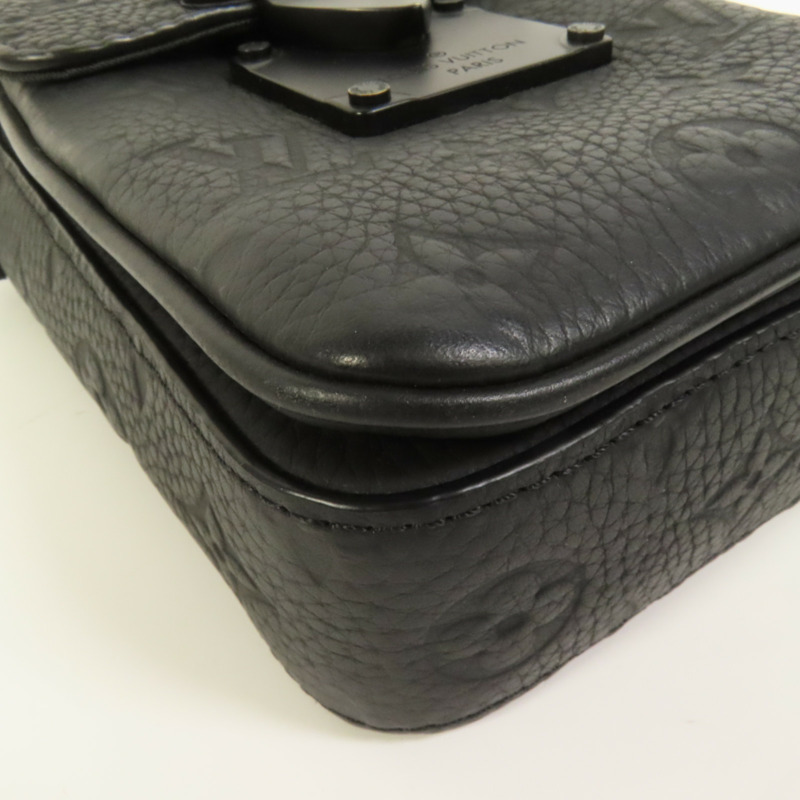 LOUIS VUITTON Monogram Taurillon S-Lock Vertical Wearable肩背袋-9