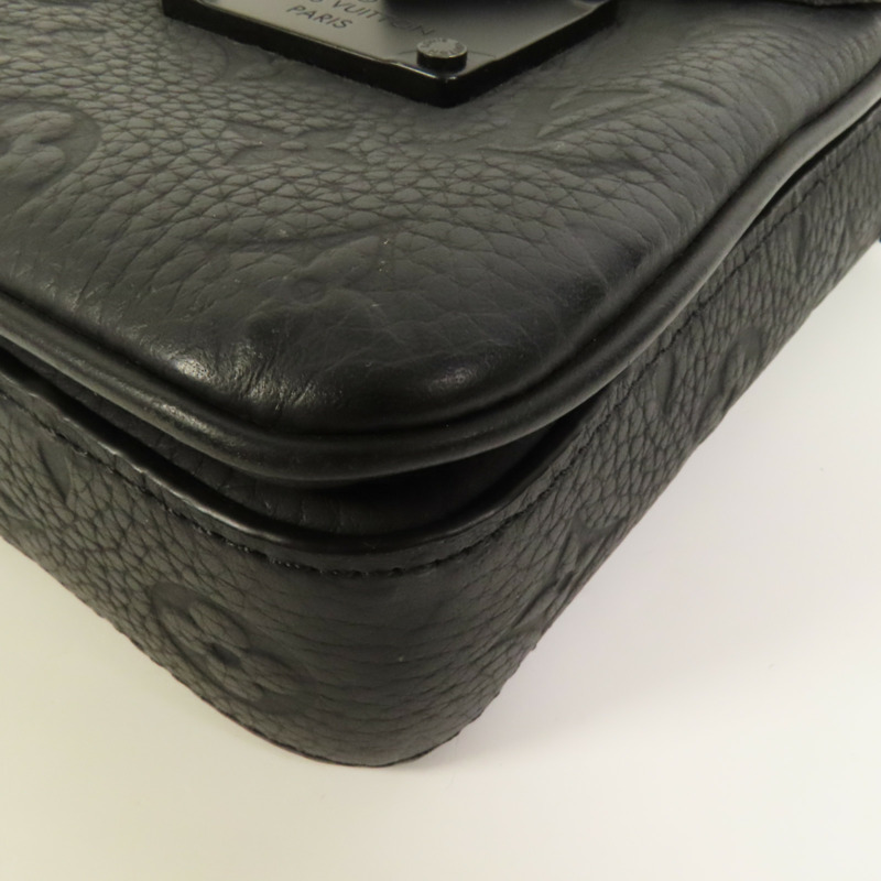 LOUIS VUITTON Monogram Taurillon S-Lock Vertical Wearable肩背袋-10