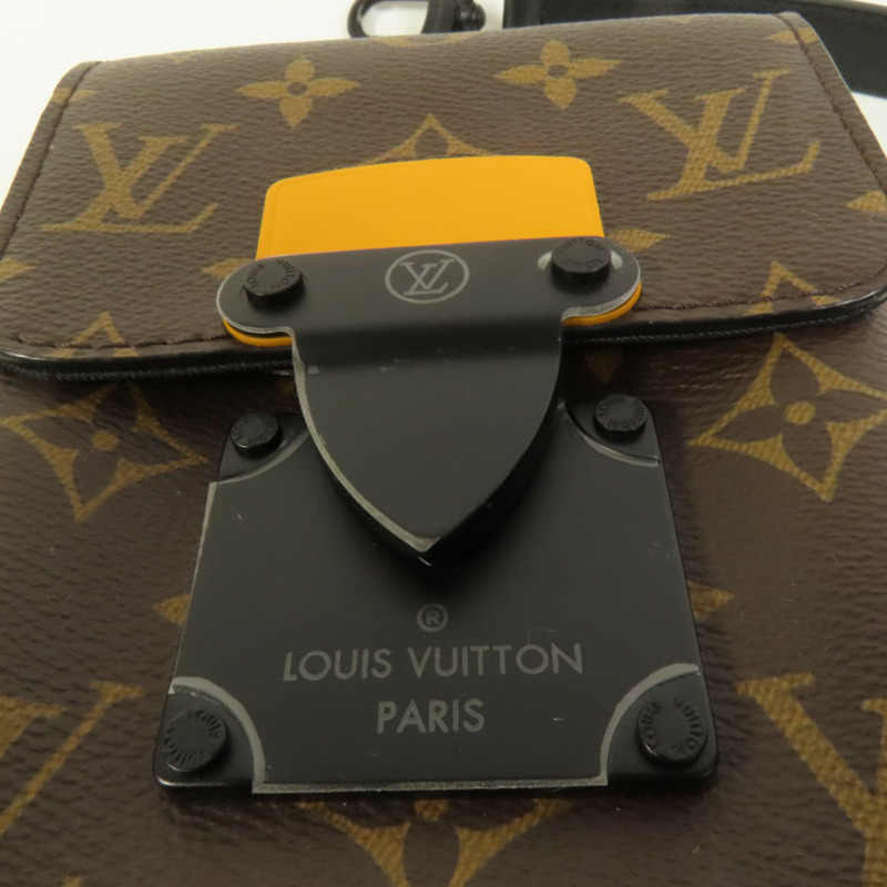 LOUIS VUITTON Monogram S-Lock Vertical Wearable Wallet肩背袋-5