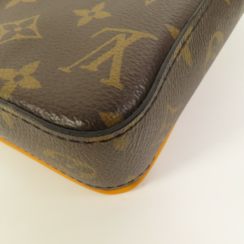 LOUIS VUITTON Monogram S-Lock Vertical Wearable Wallet肩背袋-9