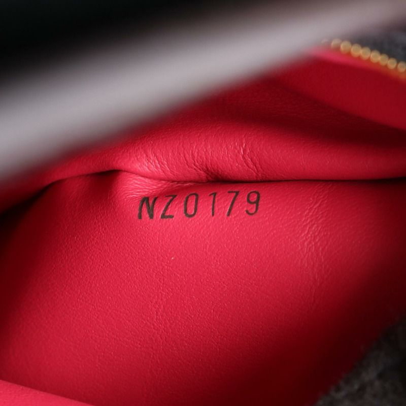 LOUIS VUITTON Capucine BB 斜背包手提包 M94755 trillon 皮革 黑色 二手-4