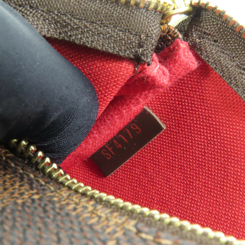 LOUIS VUITTON Damier Mini Pochette Accessories金扣鏈帶手挽袋-8