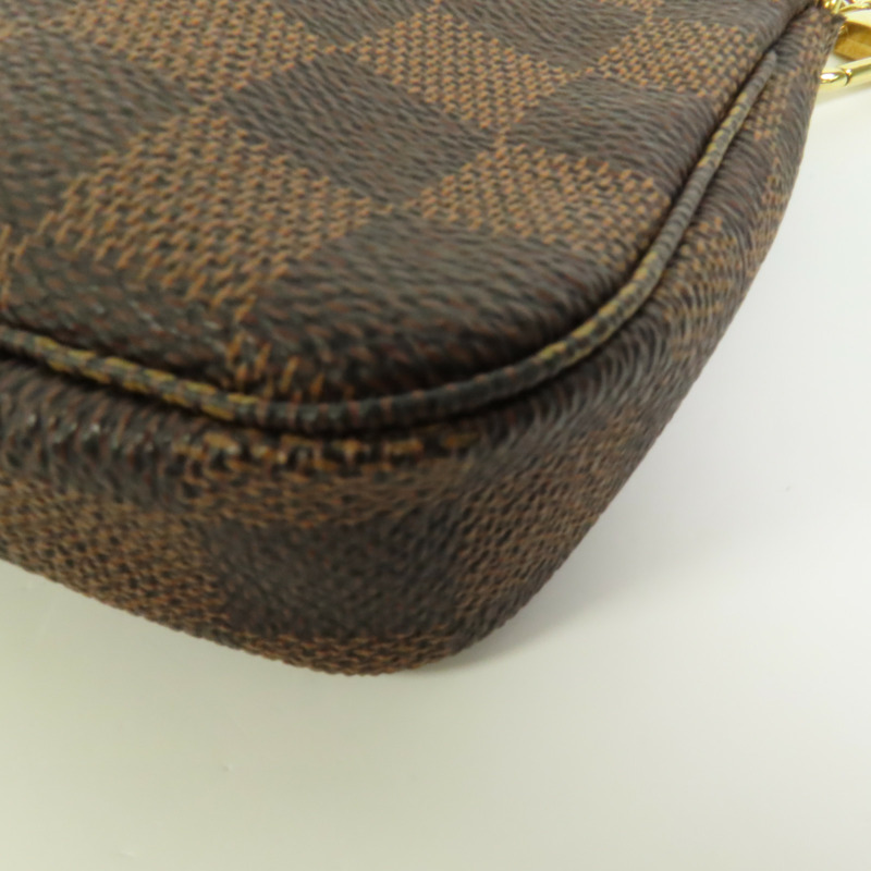 LOUIS VUITTON Damier Mini Pochette Accessories金扣鏈帶手挽袋-10