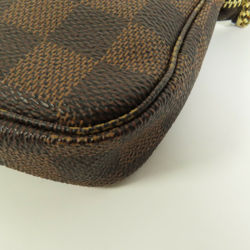 LOUIS VUITTON Damier Mini Pochette Accessories金扣鏈帶手挽袋-12