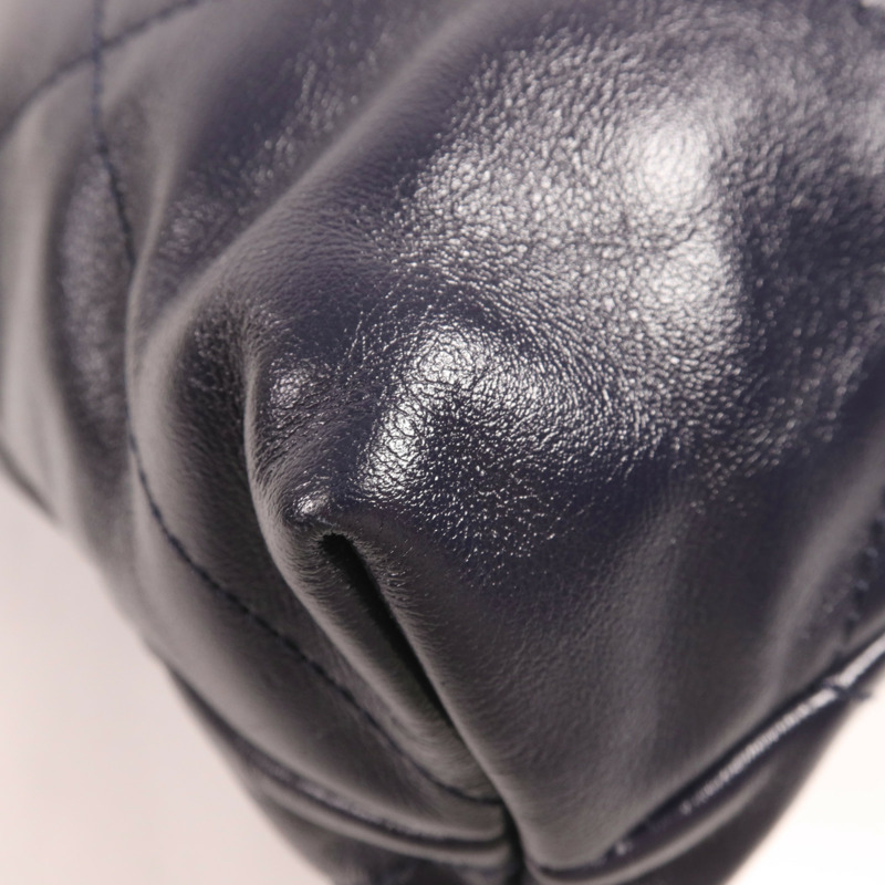 CHANEL 牛皮皮革Chanel 22 Medium金扣鏈帶肩背袋-7