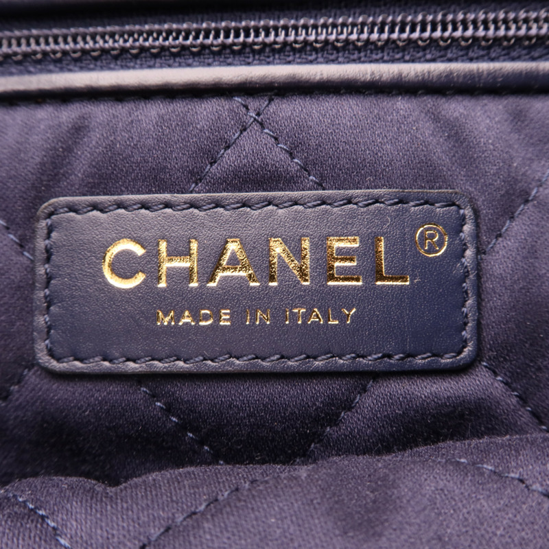 CHANEL 牛皮皮革Chanel 22 Medium金扣鏈帶肩背袋-10