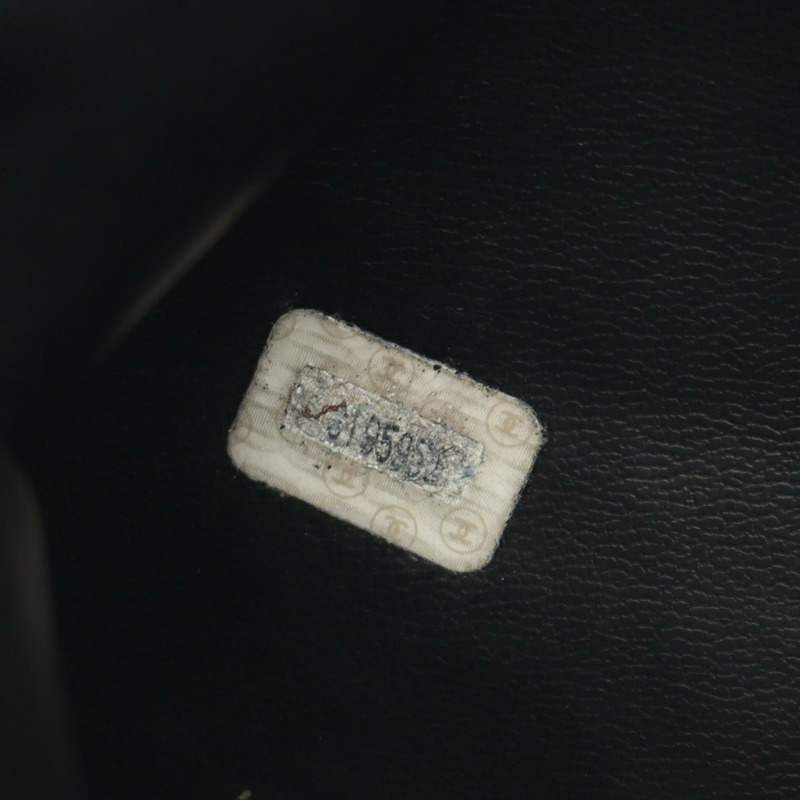 香奈兒三重 COCO 標誌鏈條單背包，羊皮材質，黑色，金色五金，二手 CC-4