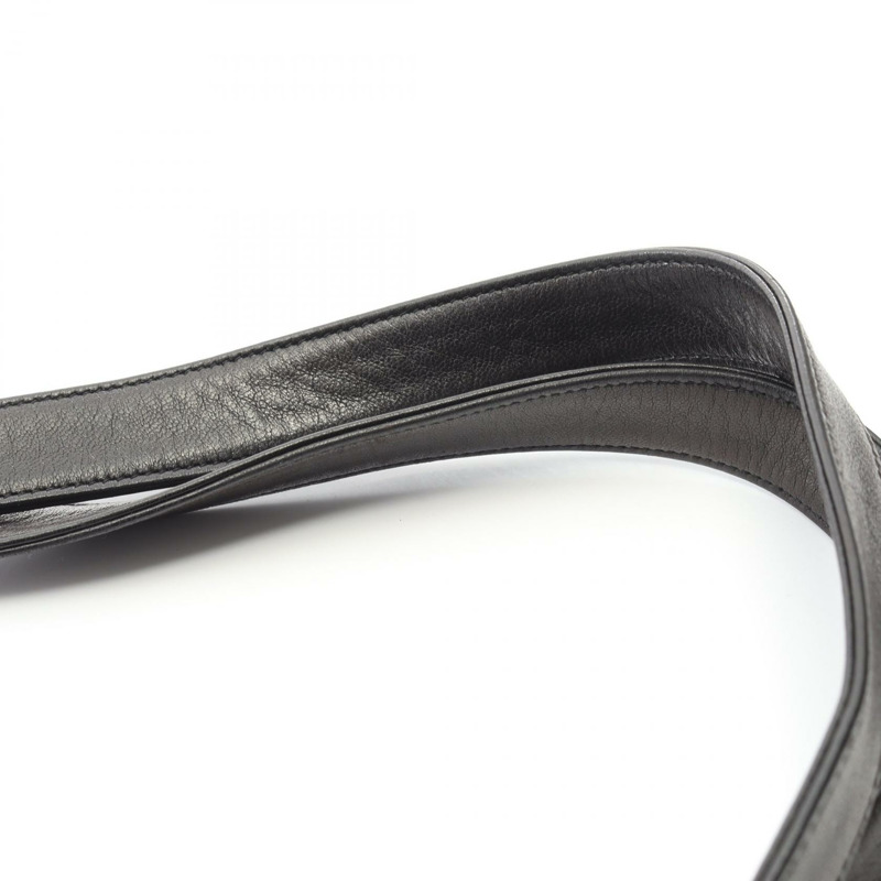 香奈兒三重 COCO 標誌鏈條單背包，羊皮材質，黑色，金色五金，二手 CC-9