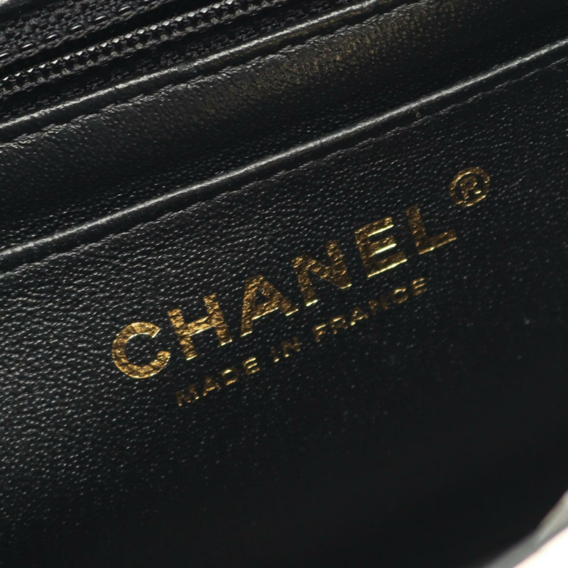 香奈兒迷你絎縫鏈條肩背斜背包，黑色白色皮革，金色五金，二手-3