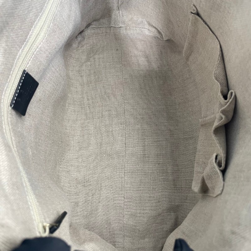 GUCCI 黑色牛皮老花壓印手提包-6