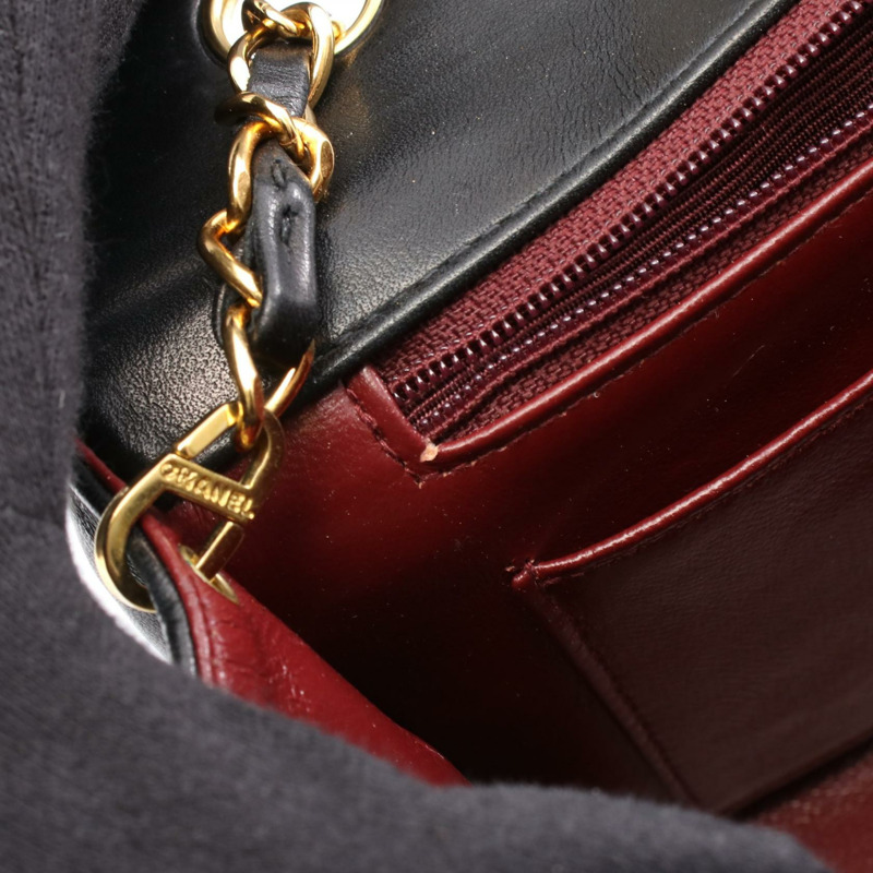 香奈兒 (CHANEL) 絎縫 Diana 翻蓋鏈條肩背斜背包 黑色皮革 金色五金 二手-5