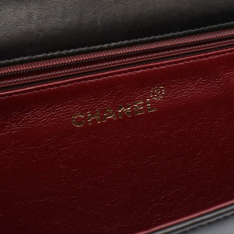 香奈兒 (CHANEL) 絎縫全蓋鏈條肩背包，羊皮材質，黑色，金色五金，二手 CC-3