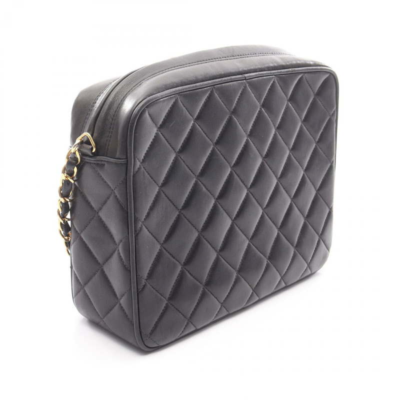 香奈兒 (CHANEL) 絎縫鏈條肩背斜背包，羊皮材質，黑色，金色五金，二手 CC-1