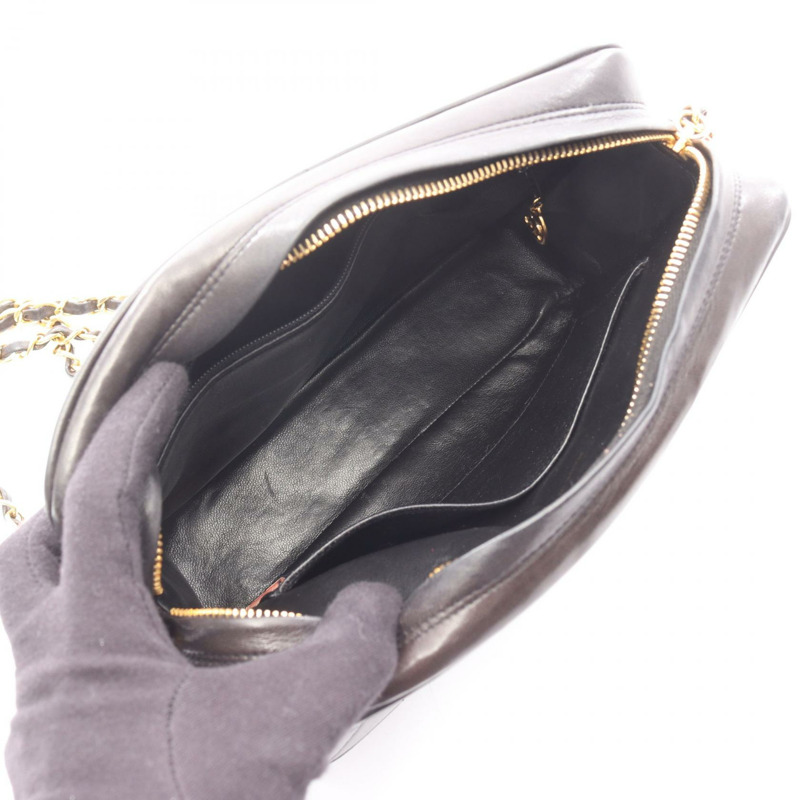 香奈兒 (CHANEL) 絎縫鏈條肩背斜背包，羊皮材質，黑色，金色五金，二手 CC-2