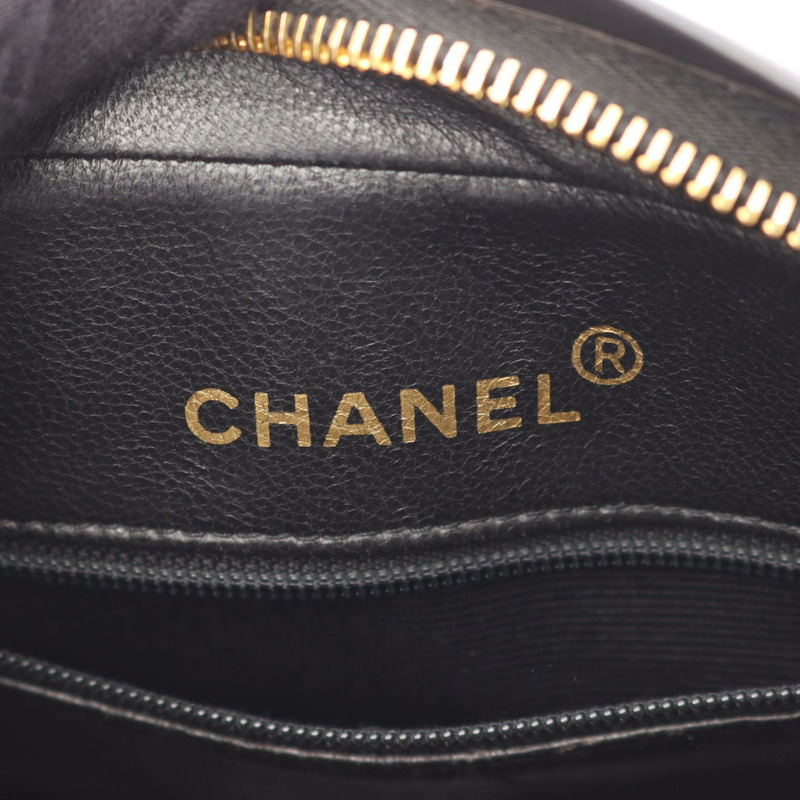 香奈兒 (CHANEL) 絎縫鏈條肩背斜背包，羊皮材質，黑色，金色五金，二手 CC-3