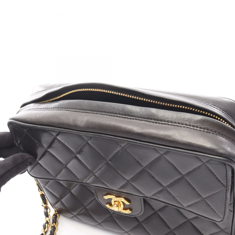 香奈兒 (CHANEL) 絎縫鏈條肩背斜背包，羊皮材質，黑色，金色五金，二手 CC-8