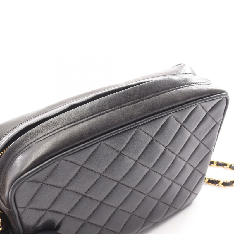 香奈兒 (CHANEL) 絎縫鏈條肩背斜背包，羊皮材質，黑色，金色五金，二手 CC-11
