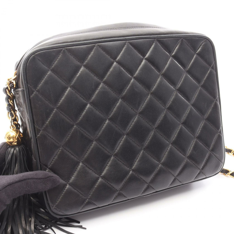 香奈兒 (CHANEL) 絎縫鏈條肩背斜背包，羊皮材質，黑色，金色五金，二手 CC-12