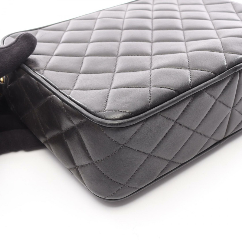 香奈兒 (CHANEL) 絎縫鏈條肩背斜背包，羊皮材質，黑色，金色五金，二手 CC-13