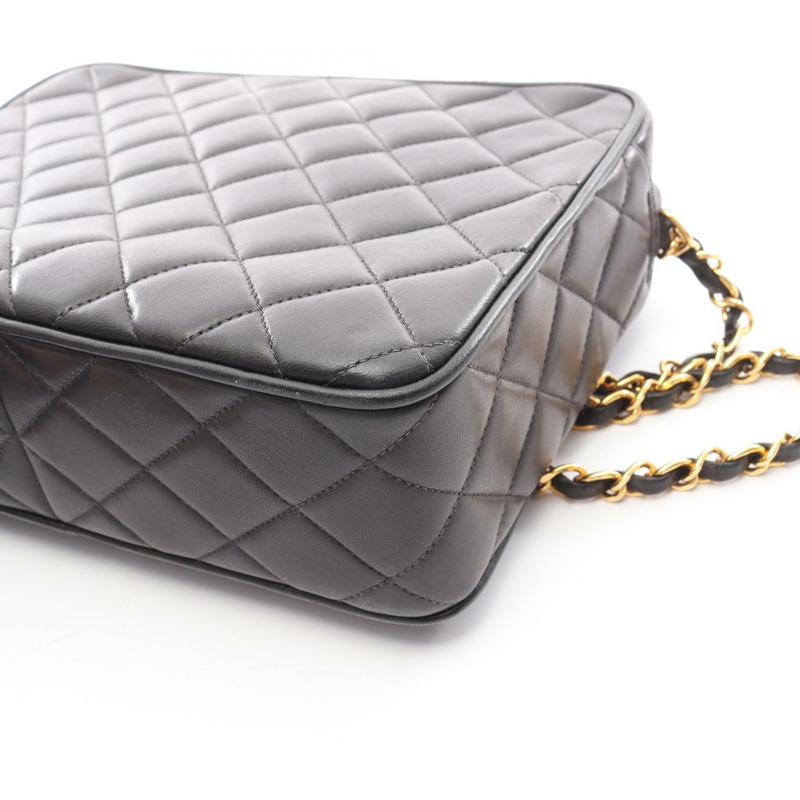 香奈兒 (CHANEL) 絎縫鏈條肩背斜背包，羊皮材質，黑色，金色五金，二手 CC-14