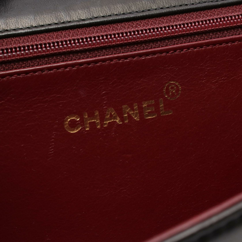 香奈兒 (CHANEL) 絎縫全蓋鏈條肩背包，羊皮材質，黑色，金色五金，二手 CC-3