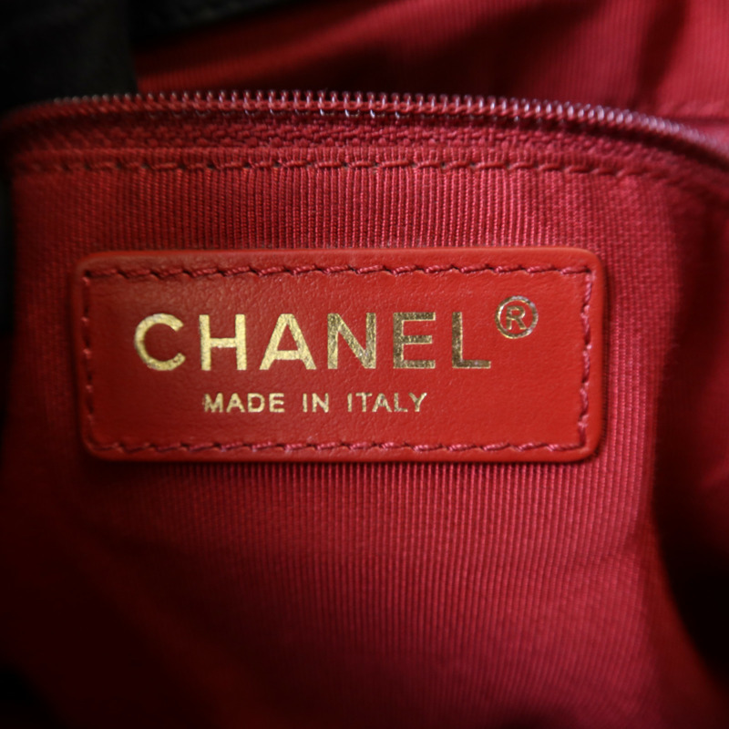 CHANEL 羊皮皮革Bucket Bag金扣肩背袋-6