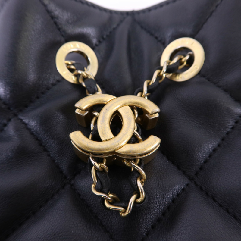 CHANEL 羊皮皮革Bucket Bag金扣肩背袋-10