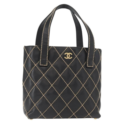 香奈兒 (CHANEL) 野性縫線托特包，羊皮材質，黑色，金色雙C標誌，正品編號 158675SAV