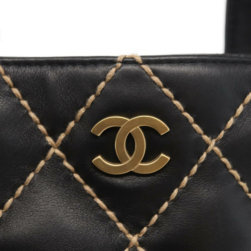 【日本直送】香奈兒 (CHANEL) 野性縫線托特包，羊皮材質，黑色，金色雙C標誌，正品編號 158675SAV-17