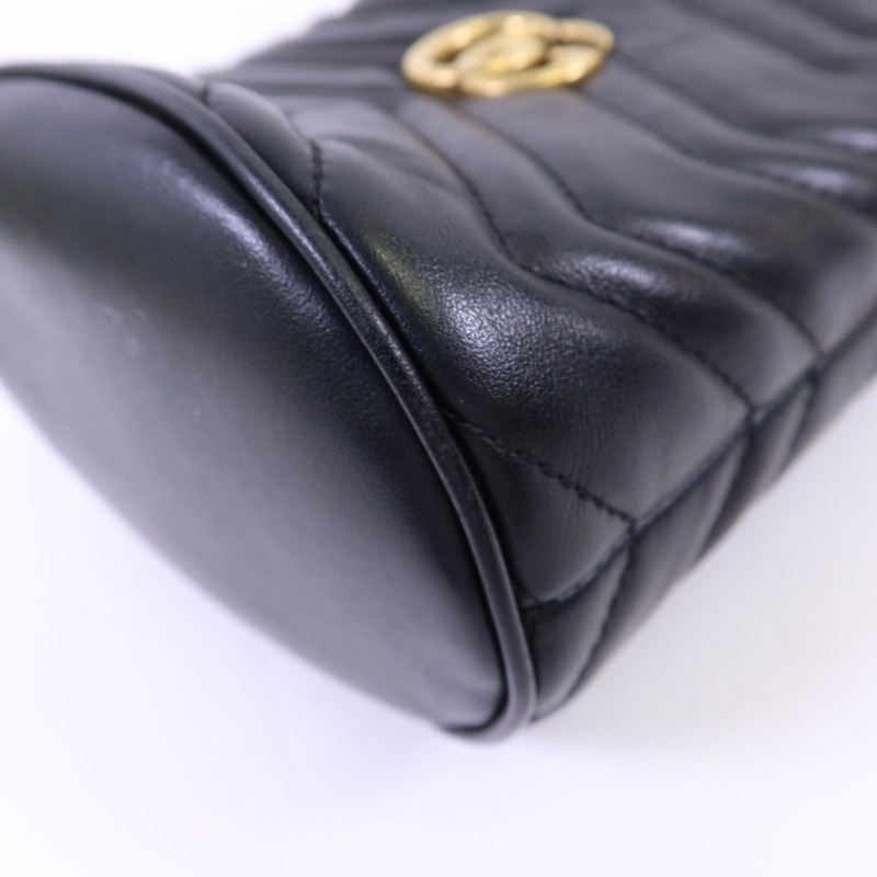 GUCCI 皮革GG Marmont Bucket金扣鏈帶肩背袋-10