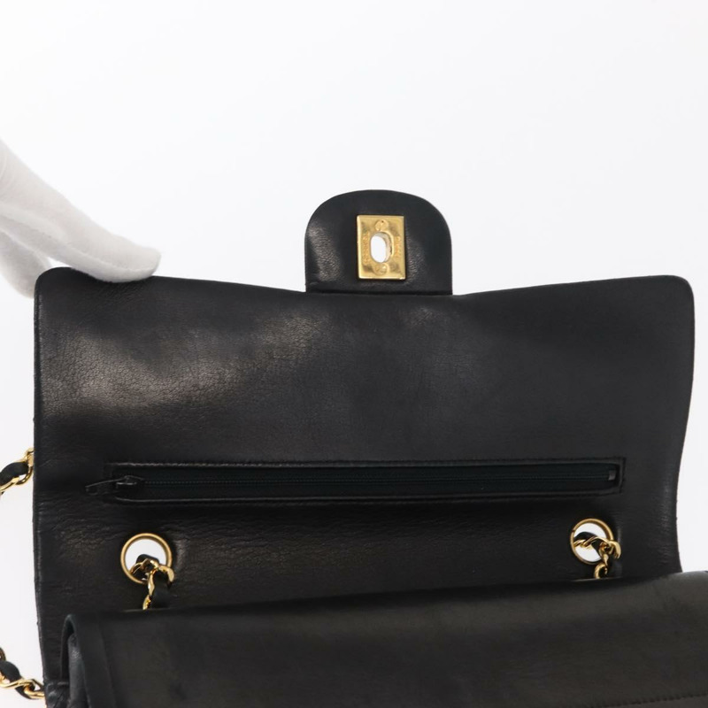 【日本直送】香奈兒 Matelasse 25 鏈條肩背包，羊皮材質，黑色，金色雙C標誌，正品編號 158907SAM-19