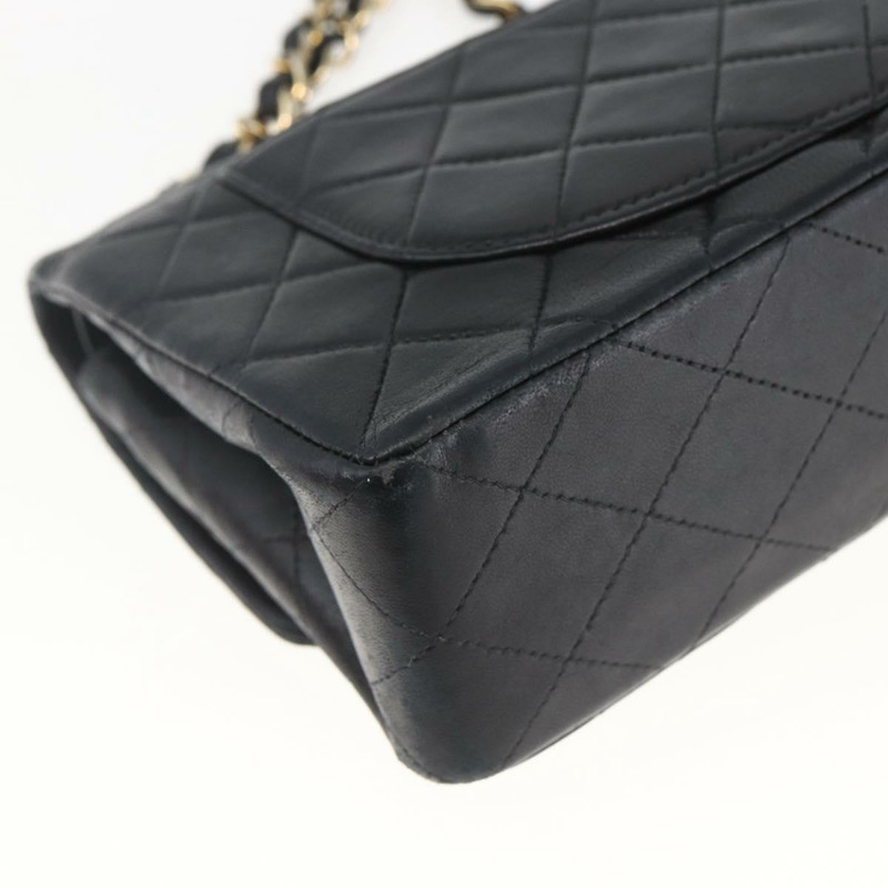 【日本直送】香奈兒 Matelasse 23 鏈條肩背包，羊皮材質，黑色，金色雙C標誌，正品編號 158007SAV-15
