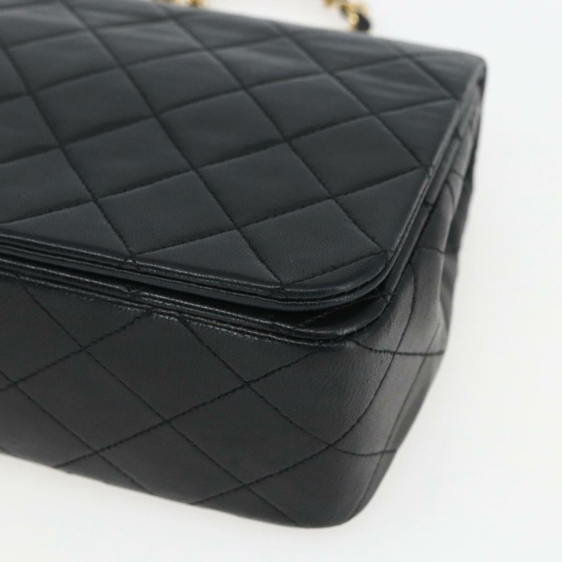 【日本直送】香奈兒 (CHANEL) 絎縫鏈條肩背包，羊皮材質，黑色，金色雙C標誌，正品編號 158000SAV-13