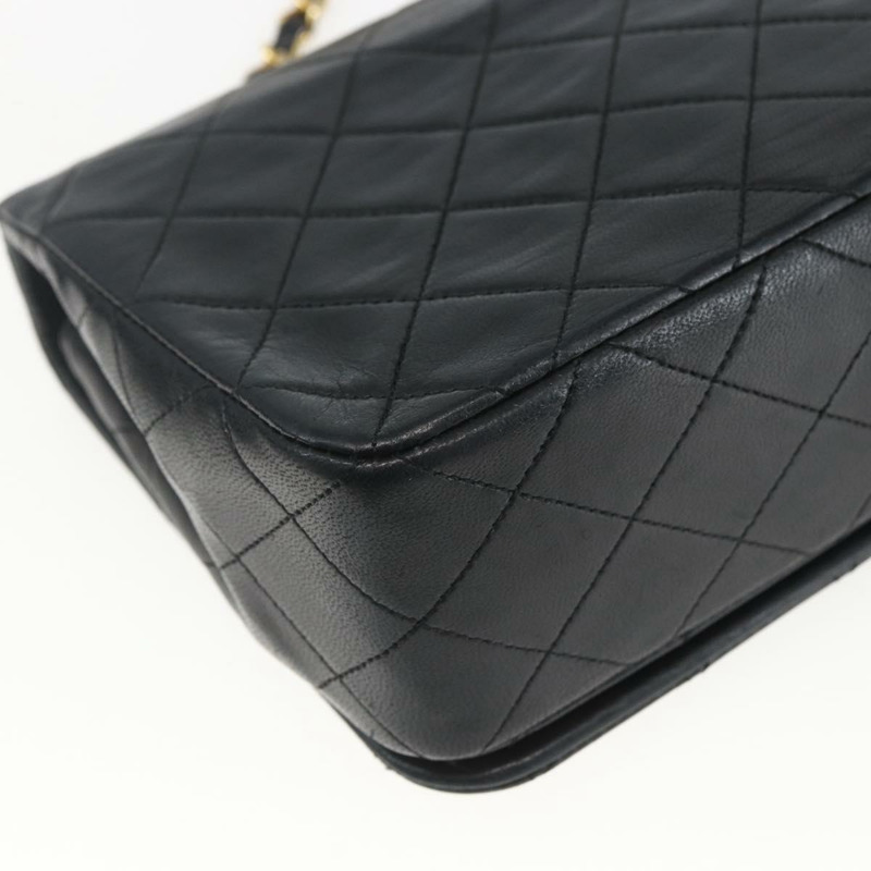 【日本直送】香奈兒 (CHANEL) 絎縫鏈條肩背包，羊皮材質，黑色，金色雙C標誌，正品編號 158000SAV-16