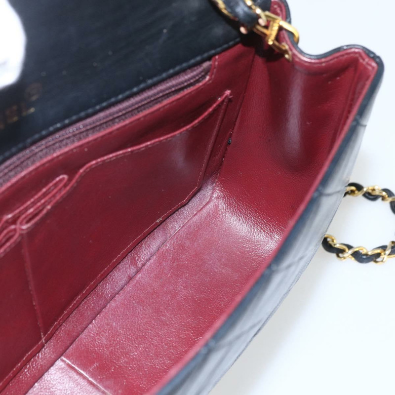 【日本直送】香奈兒 (CHANEL) 絎縫鏈條肩背包，羊皮材質，黑色，金色雙C標誌，正品編號 158000SAV-20