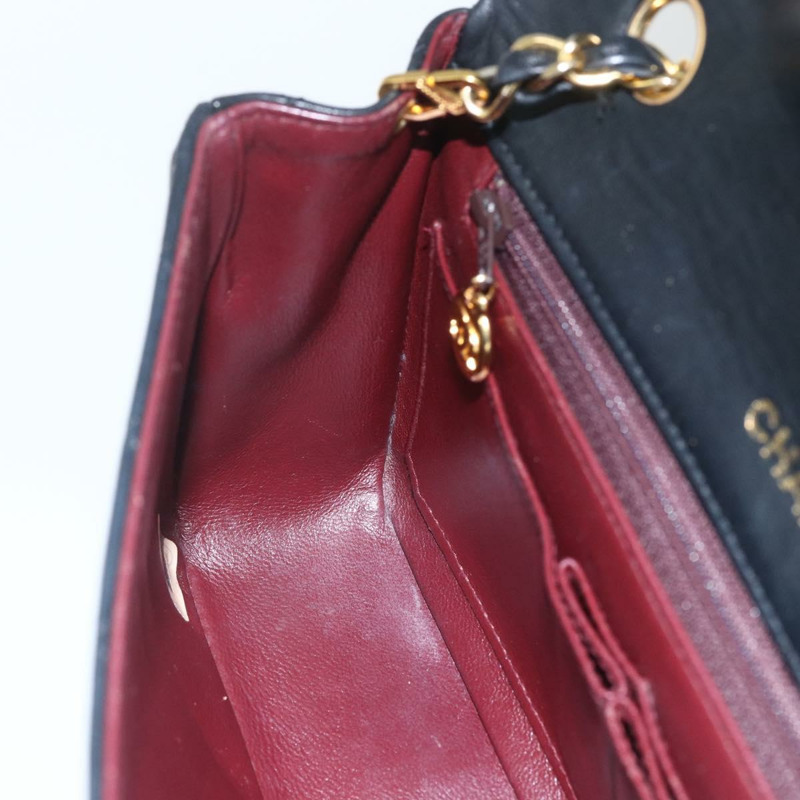 【日本直送】香奈兒 (CHANEL) 絎縫鏈條肩背包，羊皮材質，黑色，金色雙C標誌，正品編號 158000SAV-21