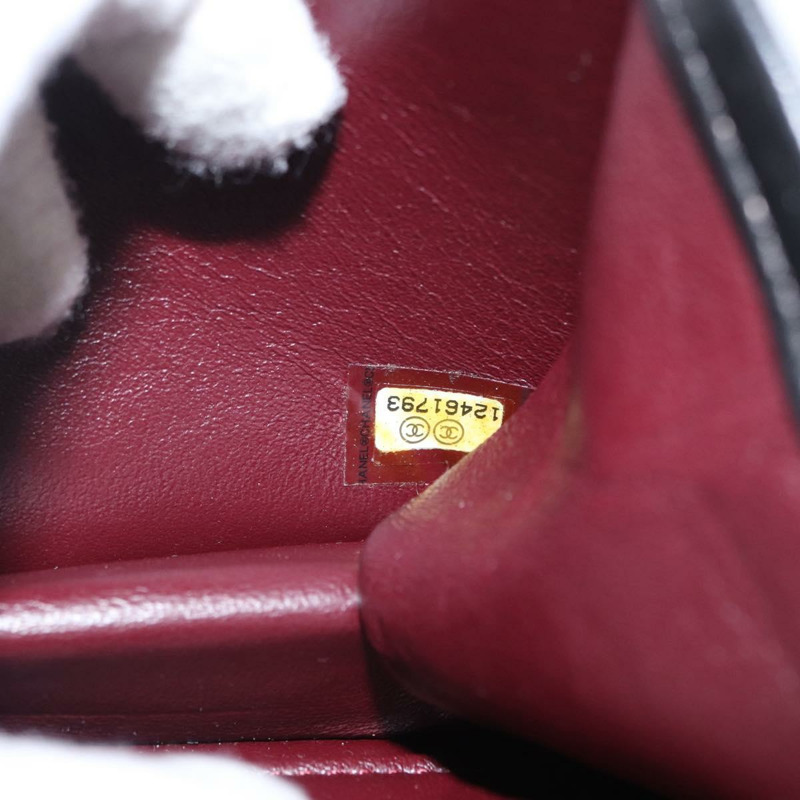 【日本直送】香奈兒 (CHANEL) 絎縫鏈條肩背包，羊皮材質，黑色，金色雙C標誌，正品編號 157999SAV-9