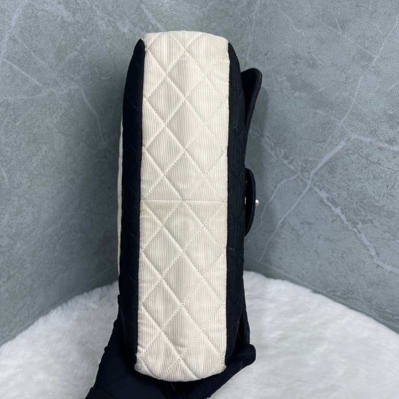 Chanel 黑白配色2.55 大號鏈條包 肩背包-3