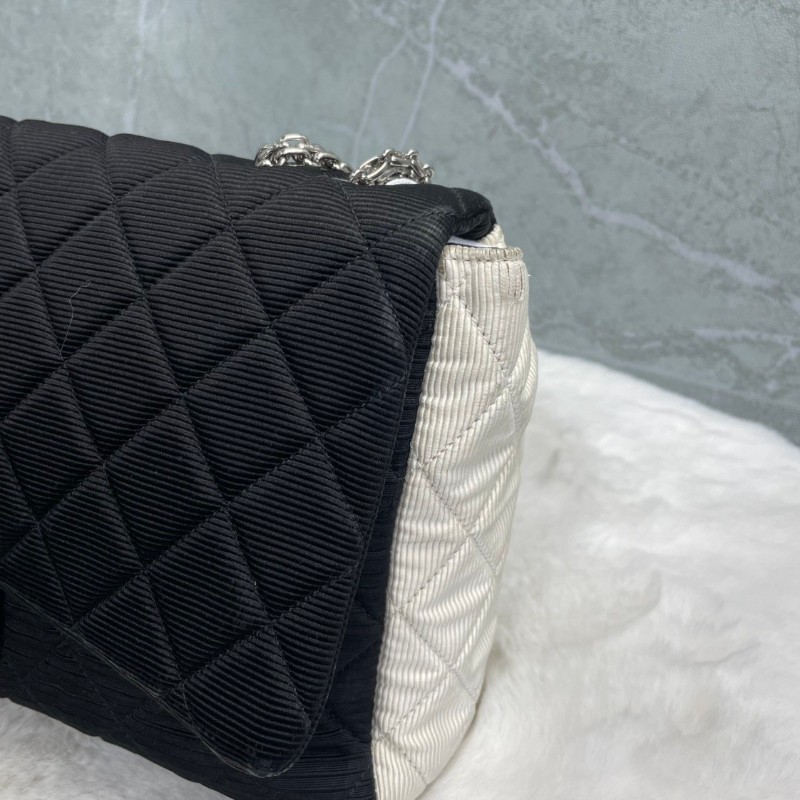 Chanel 黑白配色2.55 大號鏈條包 肩背包-10