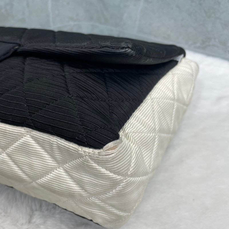 Chanel 黑白配色2.55 大號鏈條包 肩背包-19