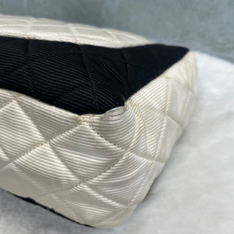 Chanel 黑白配色2.55 大號鏈條包 肩背包-21