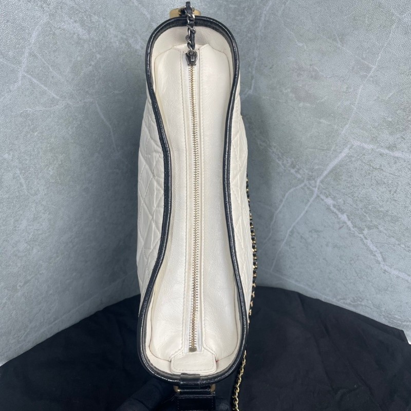 CHANEL 黑白拼色牛皮流浪包 28cm-2