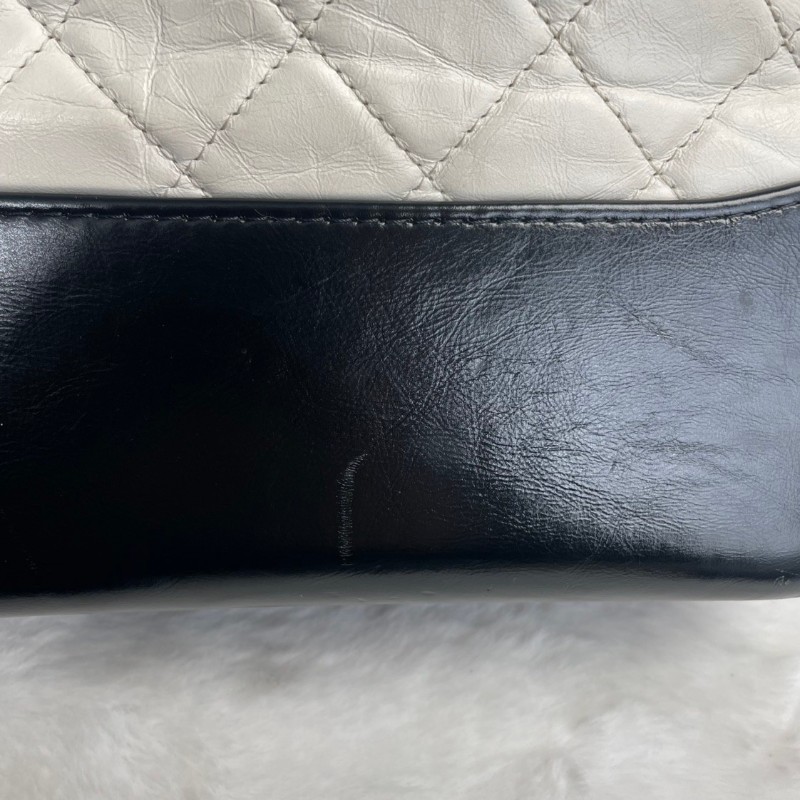 CHANEL 黑白拼色牛皮流浪包 28cm-11