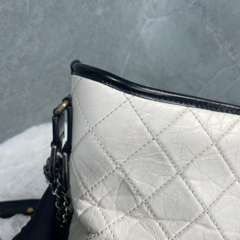 CHANEL 黑白拼色牛皮流浪包 28cm-17