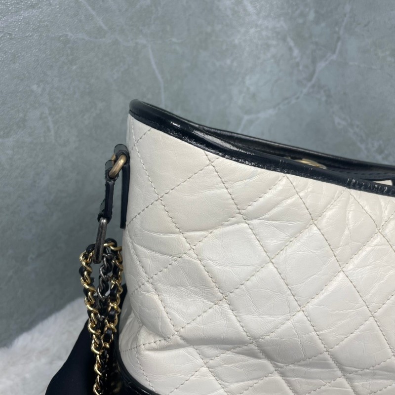 CHANEL 黑白拼色牛皮流浪包 28cm-19