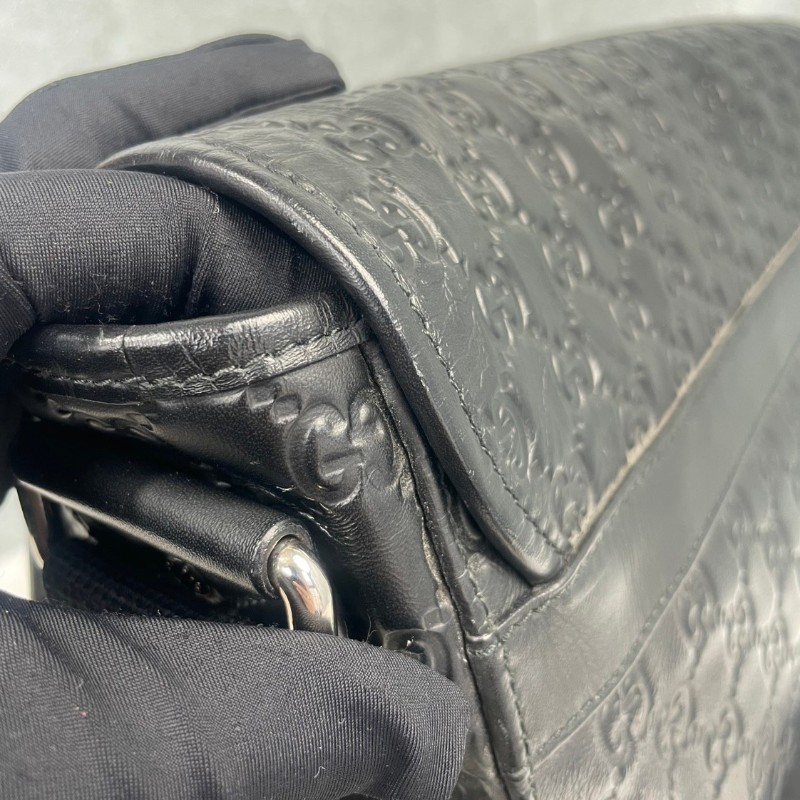 Gucci 經典logo壓花 黑色全牛皮郵差包斜背包-15