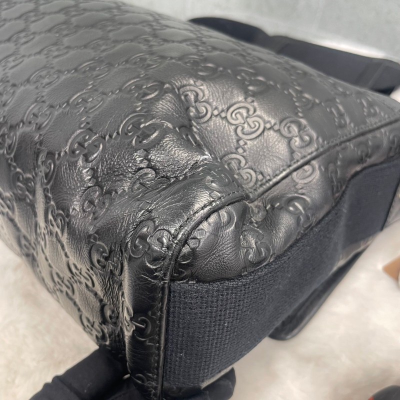 Gucci 經典logo壓花 黑色全牛皮郵差包斜背包-16